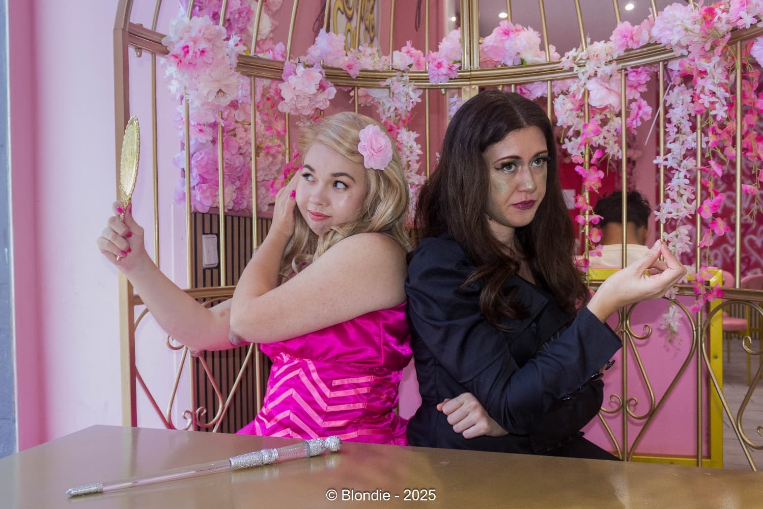 Elphaba & Glinda - Photo 38