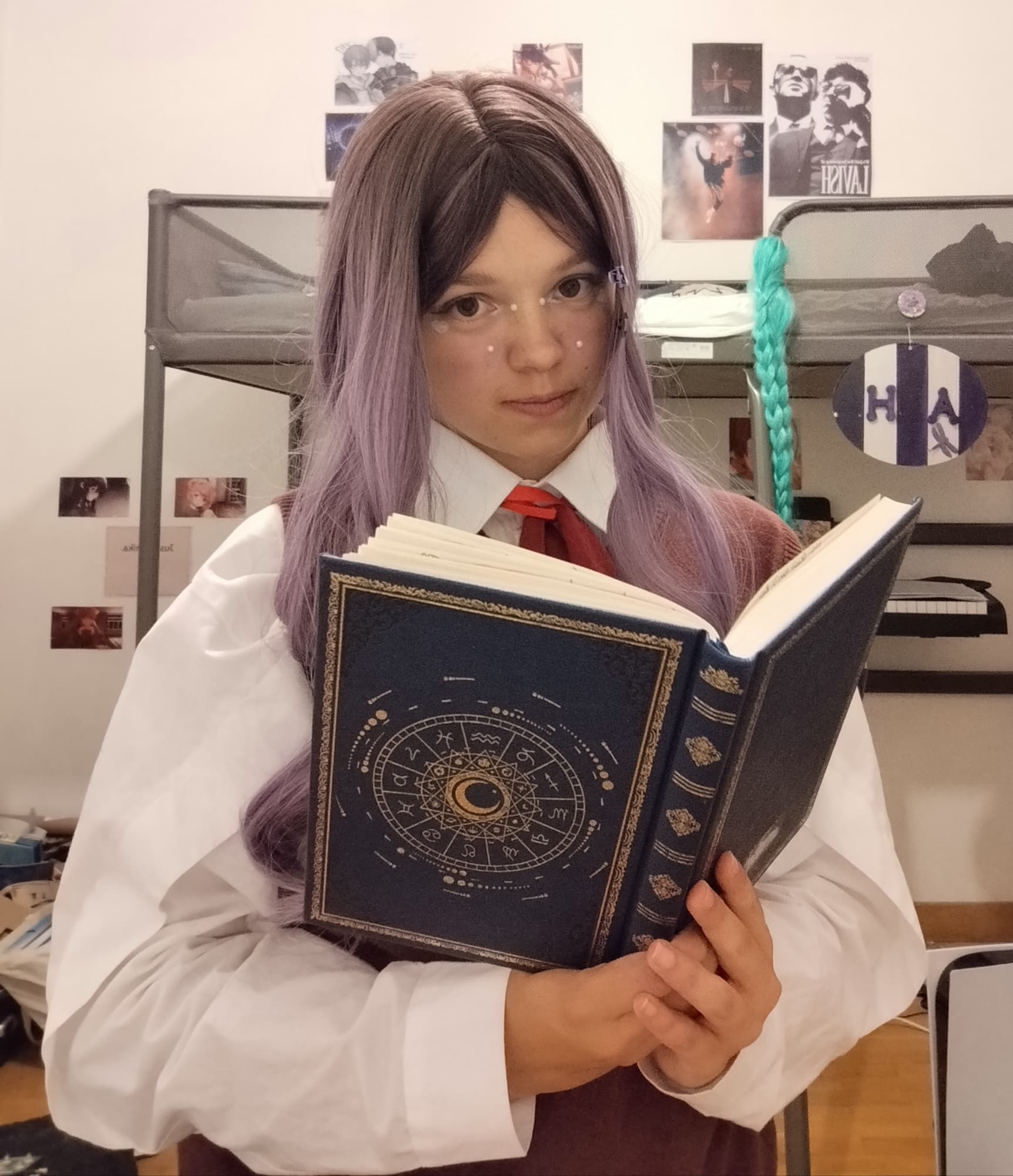 Yuri 🖊️📓 - Photo 5