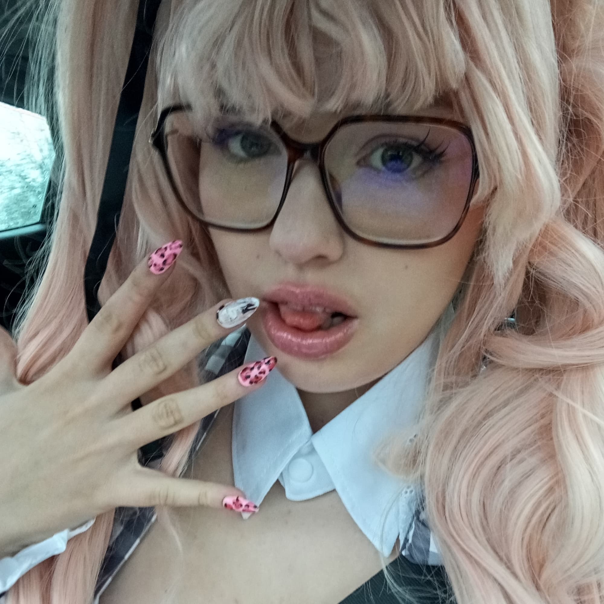 Maid 🩷 - My Dress-Up Darling cosplay photoshoot cover