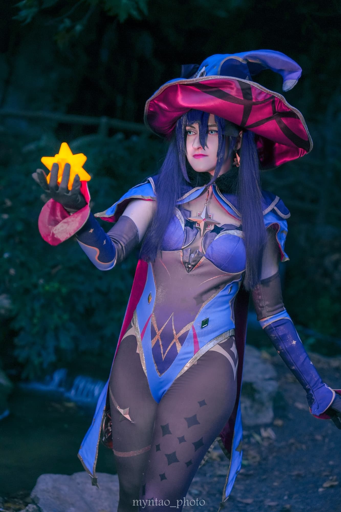 Mona Megistus - Photo 4