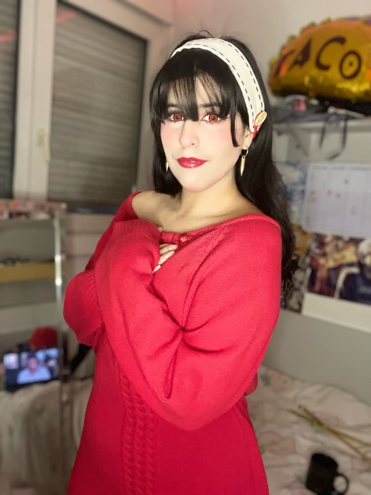 Yor Forger - Photo 36