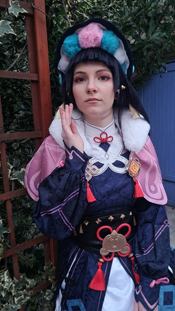 Yun Jin en extérieur - Photo 4