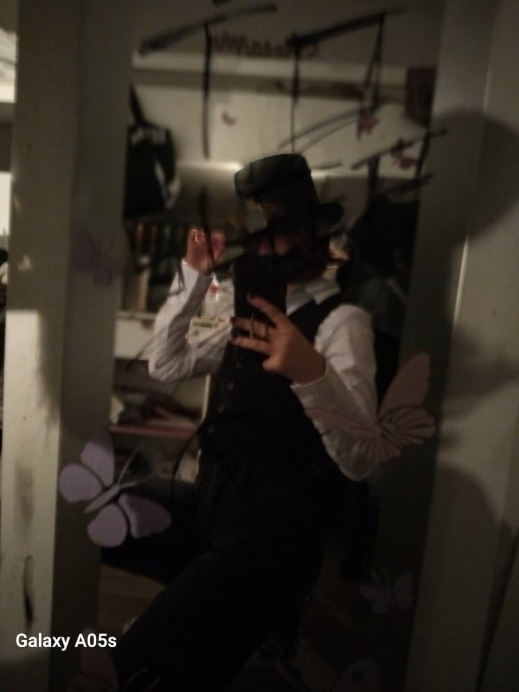 OC Lucia Woods - Photo 6