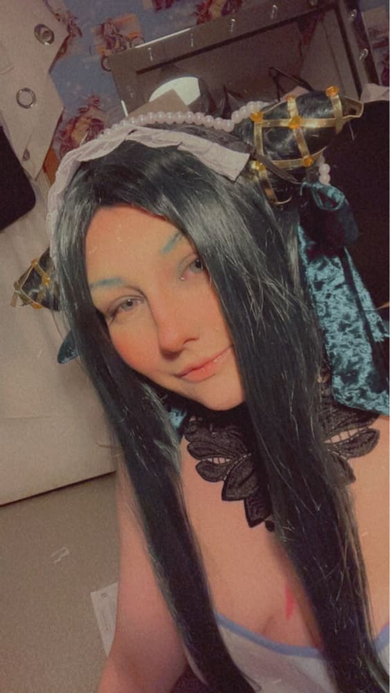 sieglinde sariva - Photo 1