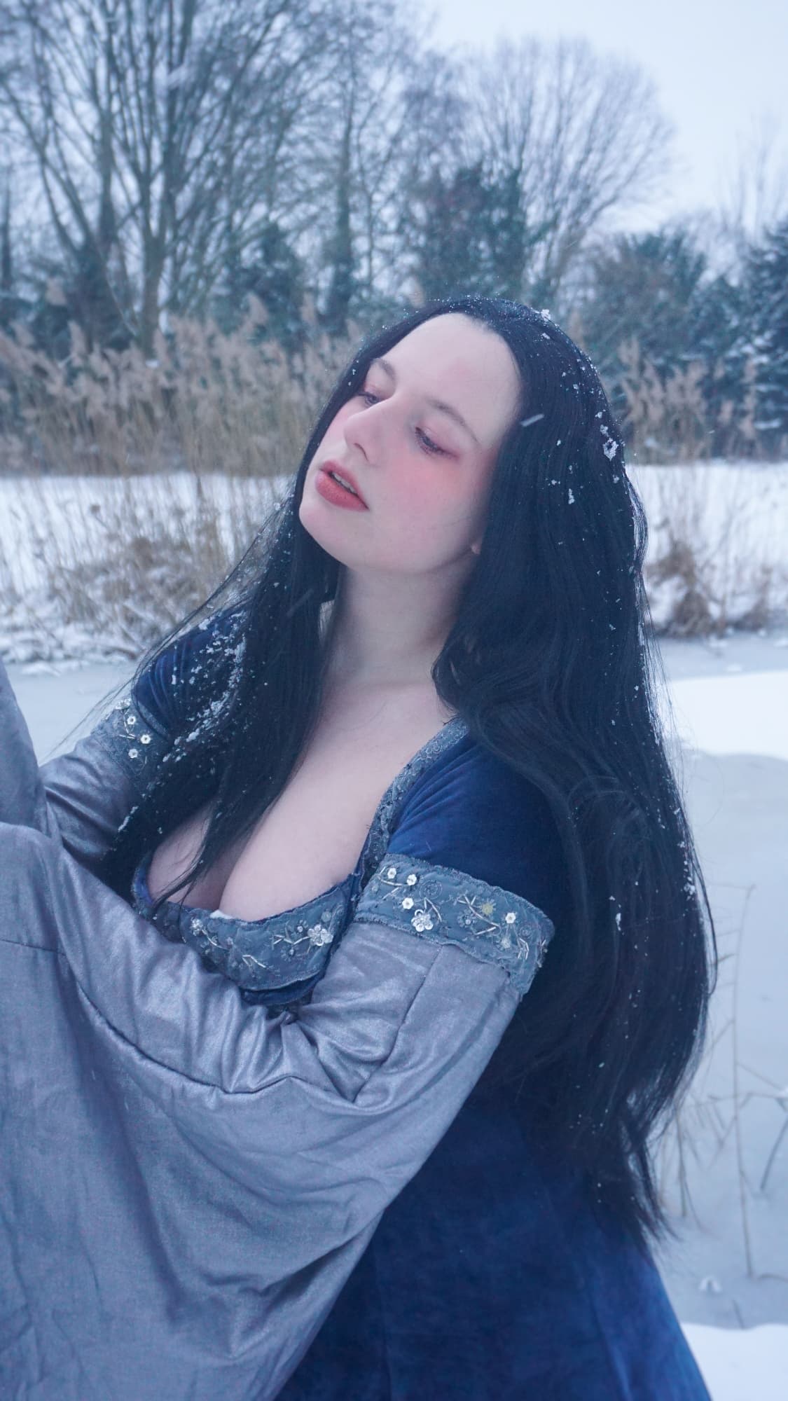 Arwen in Snow - Photo 1