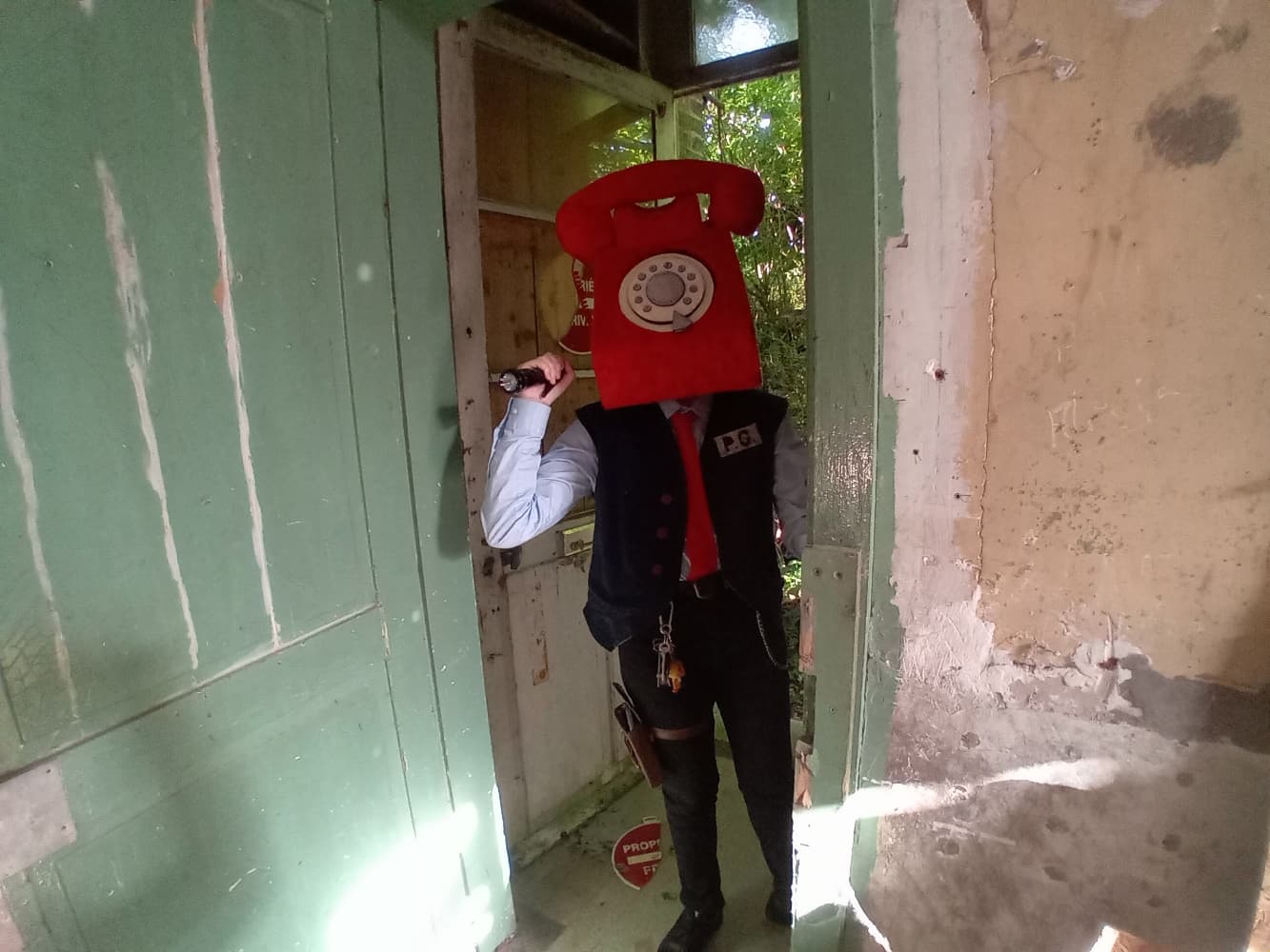 Phone guy - Photo 15