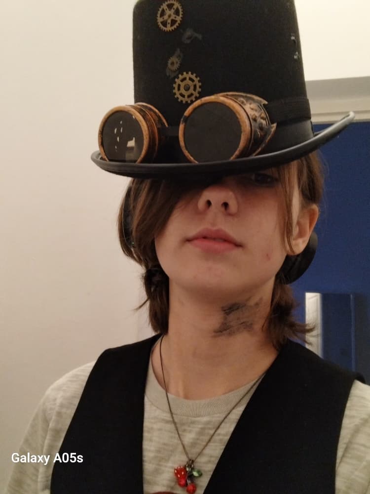 OC Lucia Woods - Photo 14