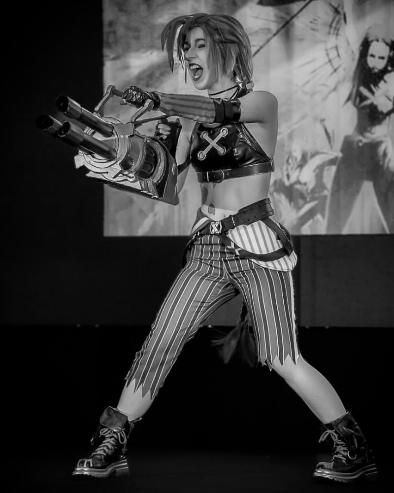 Jinx on stage - Photo 3