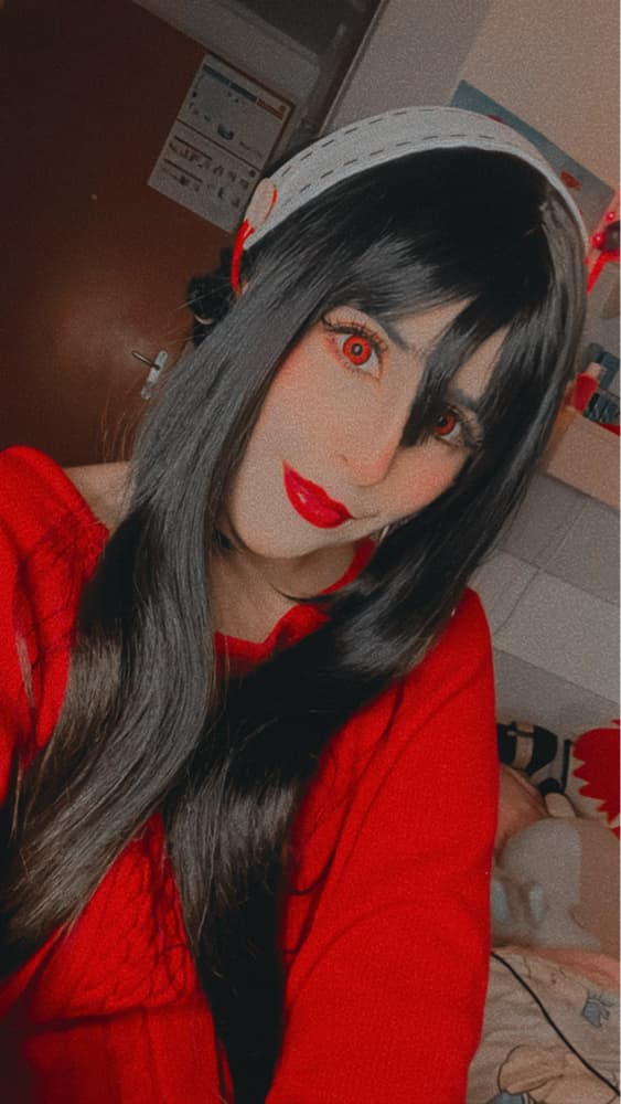 Yor Forger - Photo 10