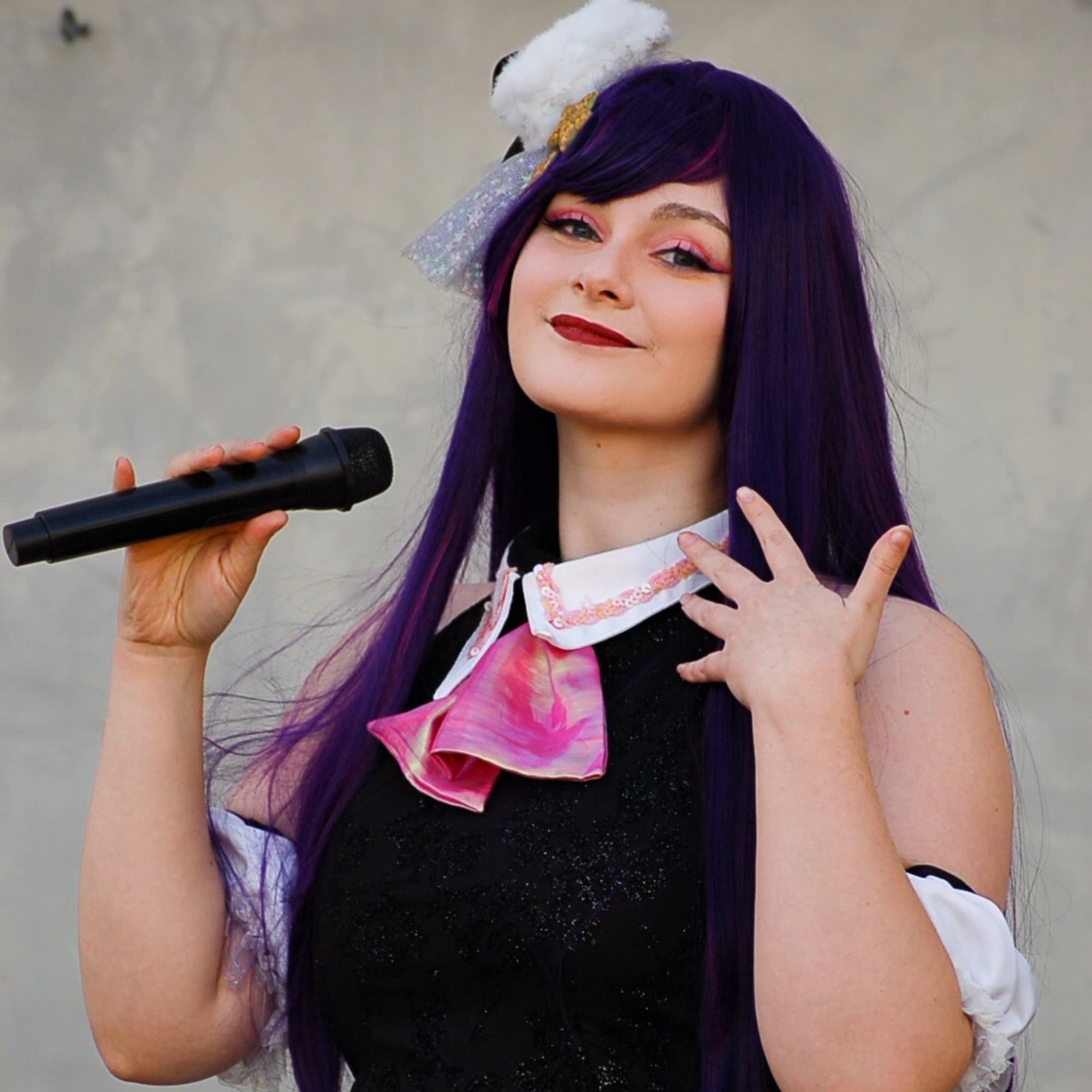 Ai, Opening noir - Oshi no Ko cosplay photoshoot cover