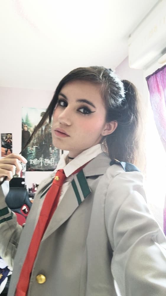 Momo Yaoyorozu  - Photo 1