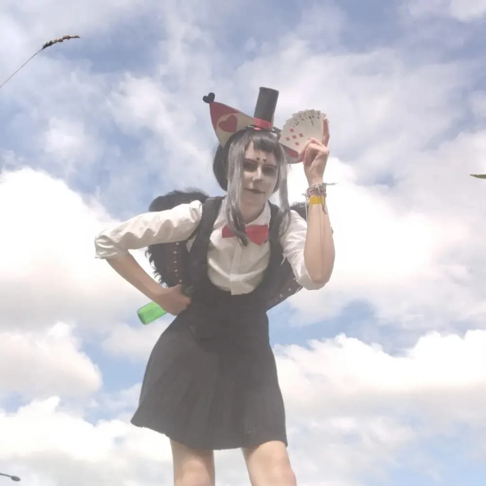 husk ( hazbin hôtel) - Photo 1