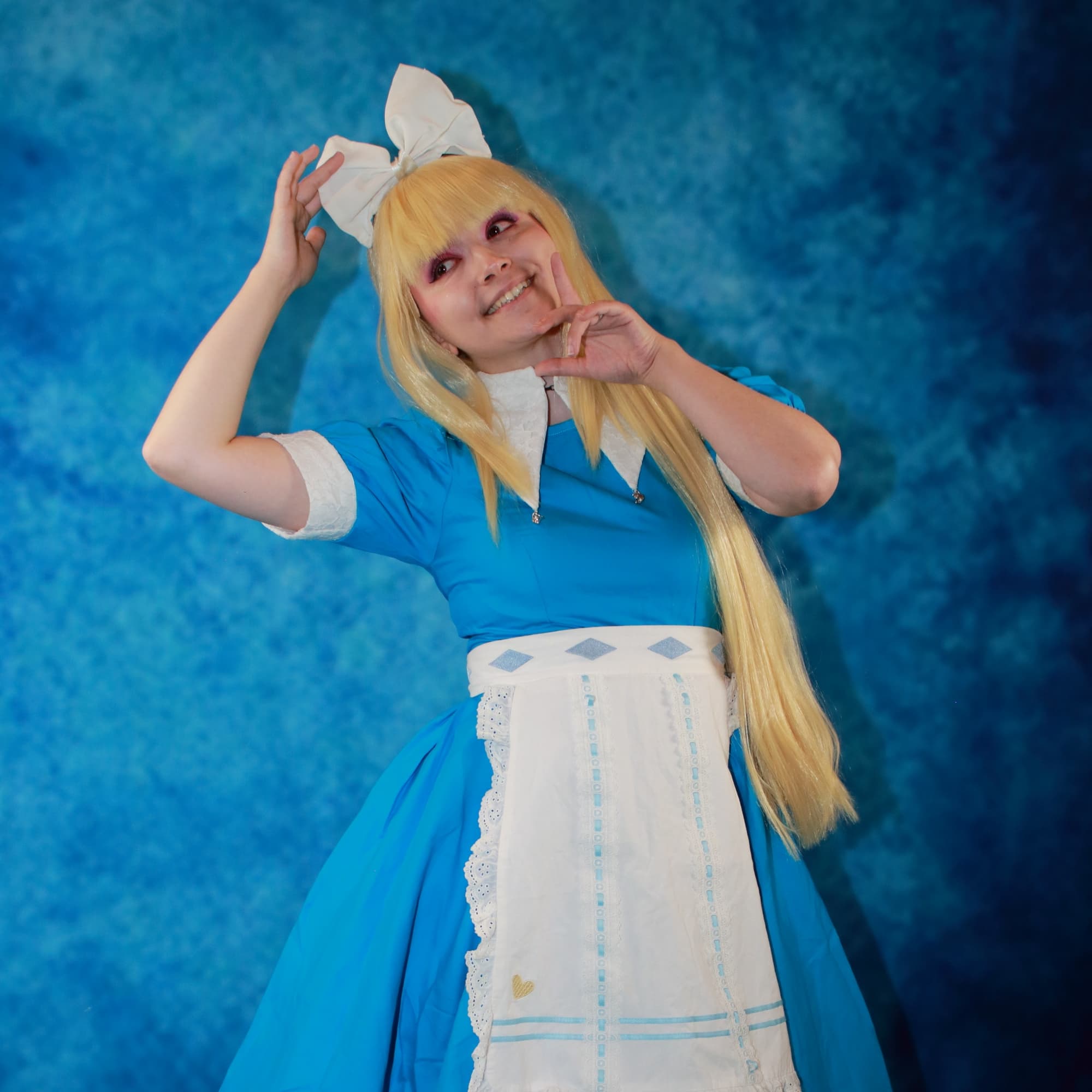 Cosplay Mania 2025 - Alice in Wonderland cosplay photoshoot cover