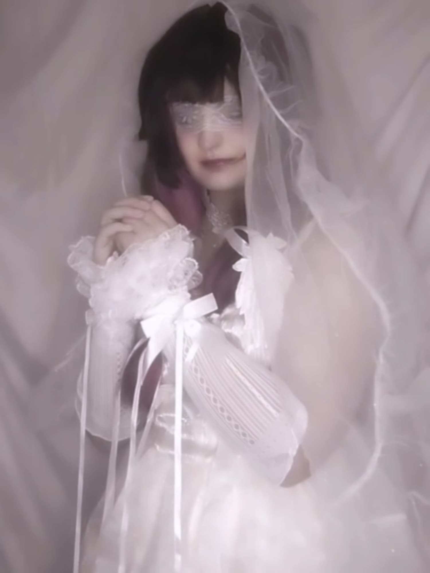 "a fallen angel"  - Photo 1