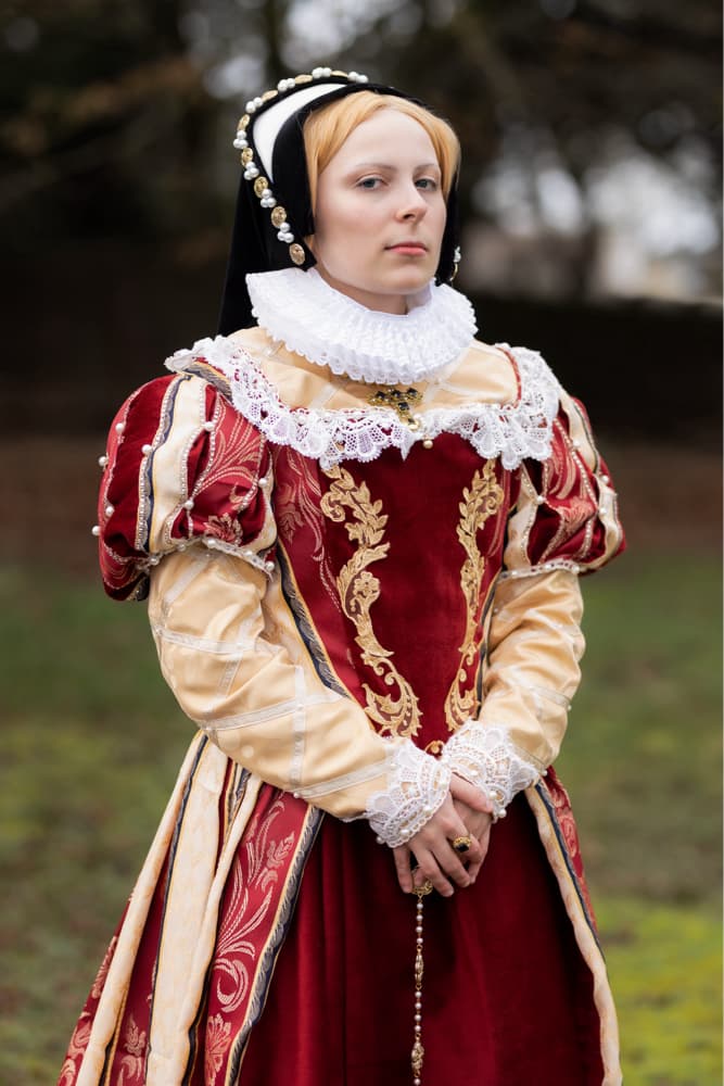 Mary I of England Cosplay - Photo 25