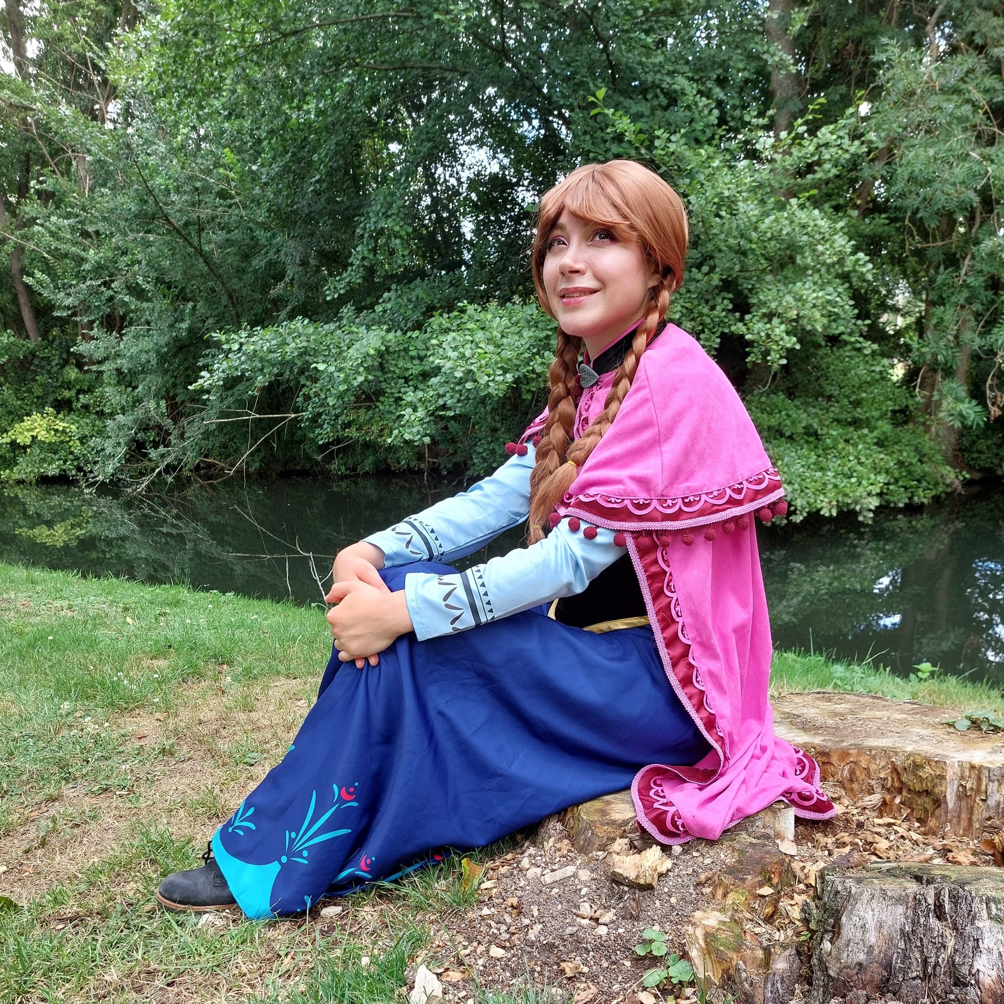 Anna - Frozen cosplay photoshoot cover