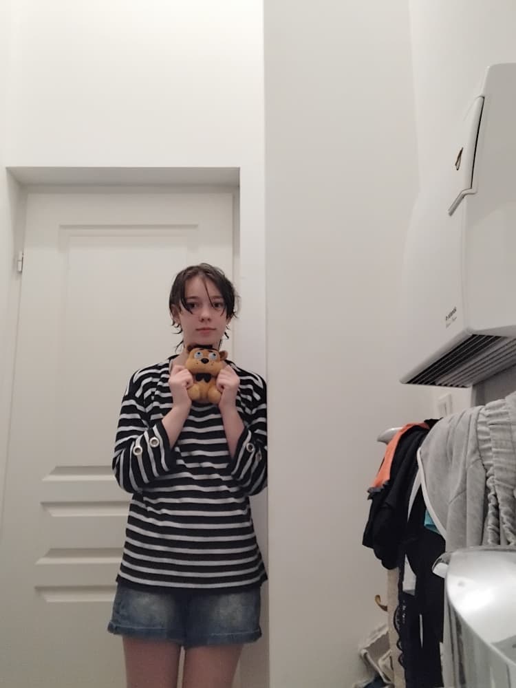 Evan afton - Photo 1