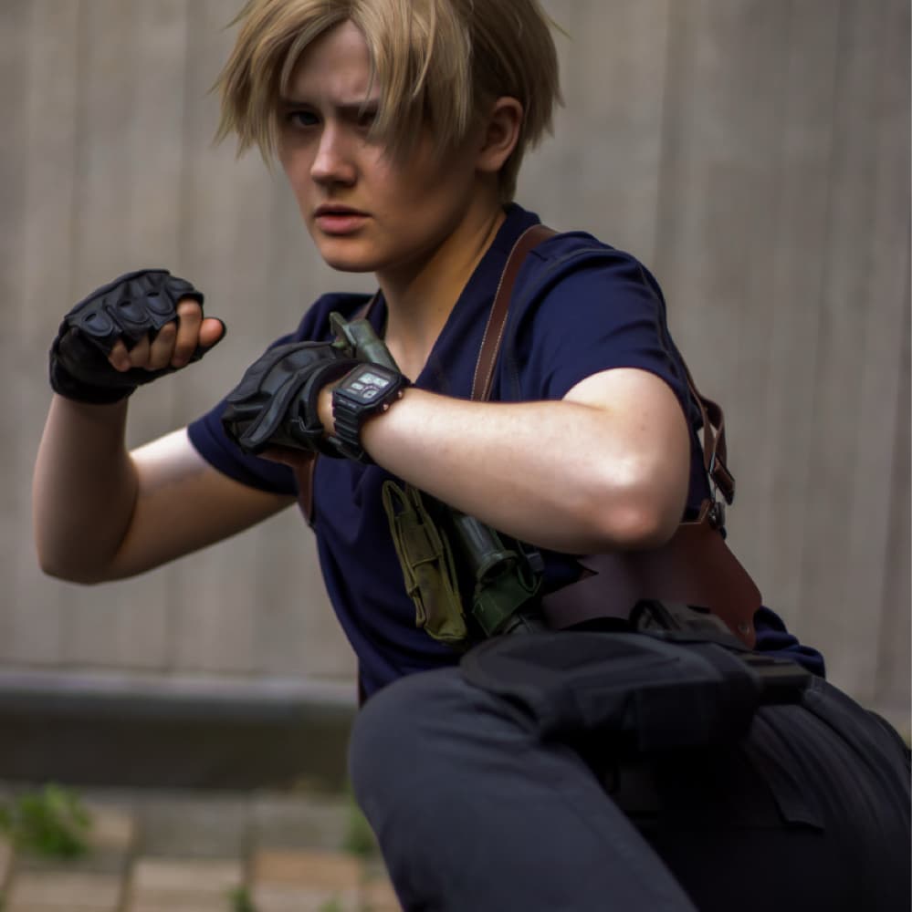 Leon S. Kennedy Re4R - Resident Evil cosplay photoshoot cover