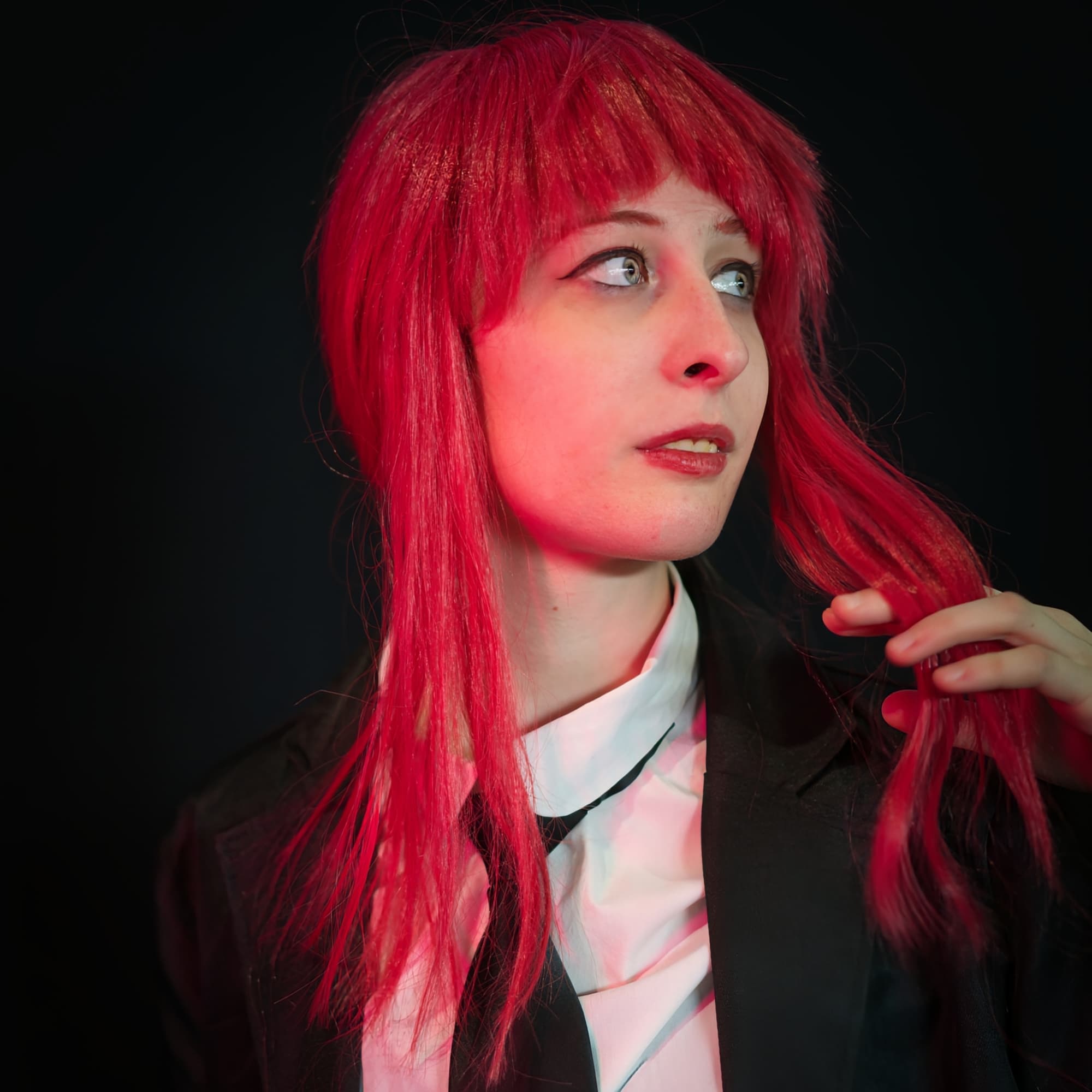 Makima - CSM - Chainsaw Man cosplay photoshoot cover