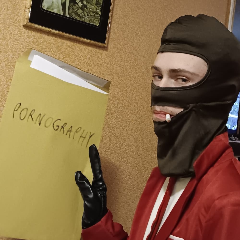 Spy - Team Fortress 2 cosplay photoshoot cover