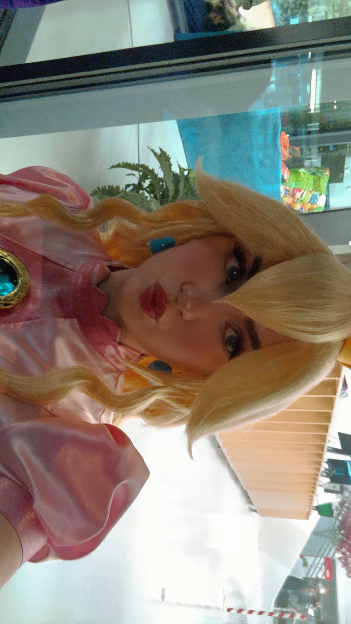 Photoshoot Peach  - Photo 3