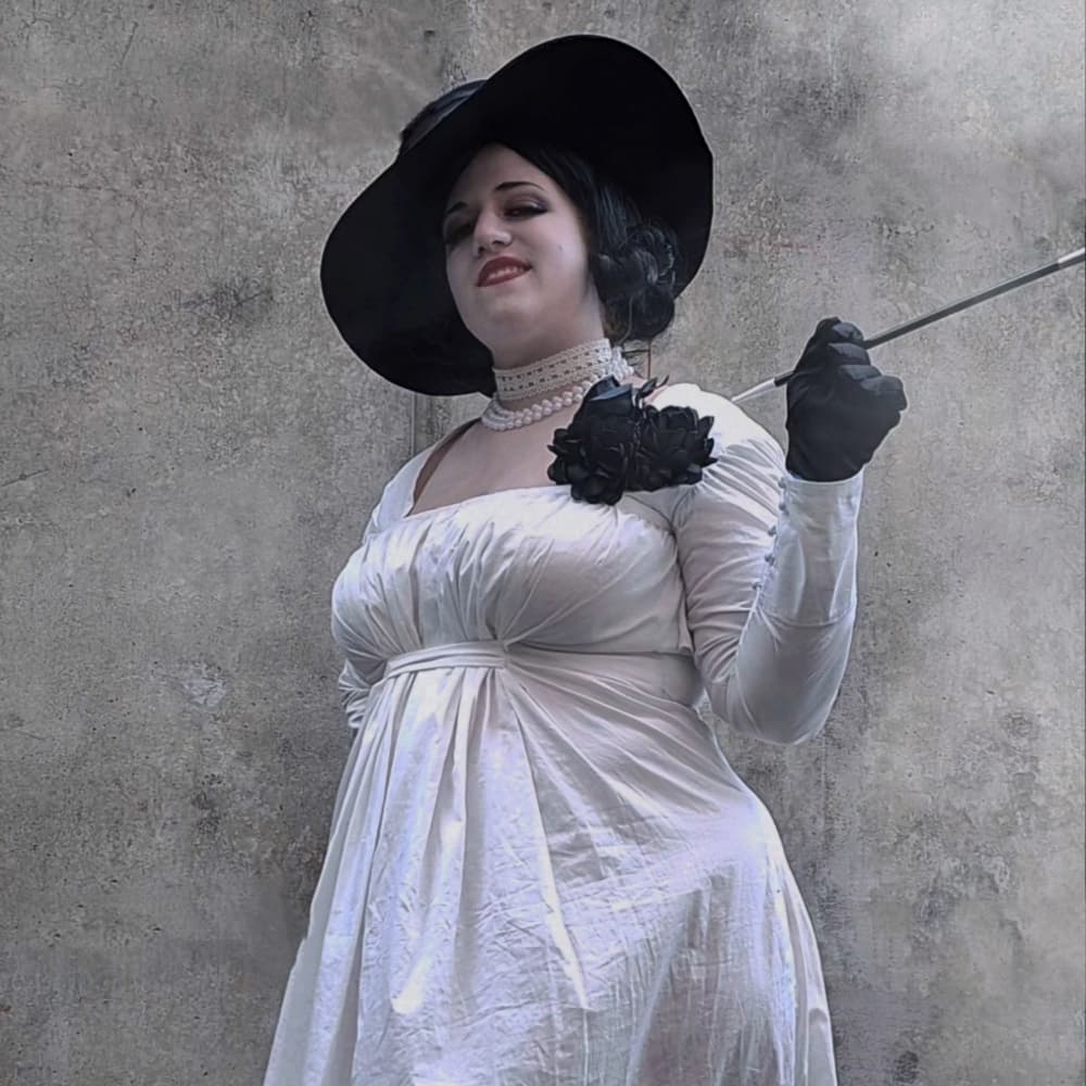 Lady Dimitrescu - Photo 5