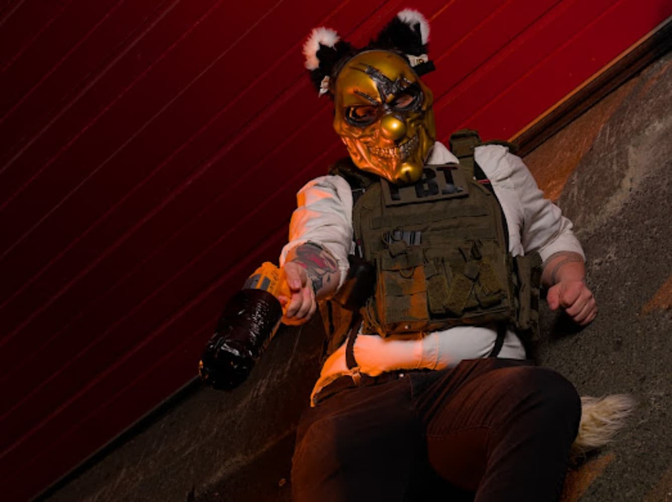 Wolf (golden mask) - Photo 18