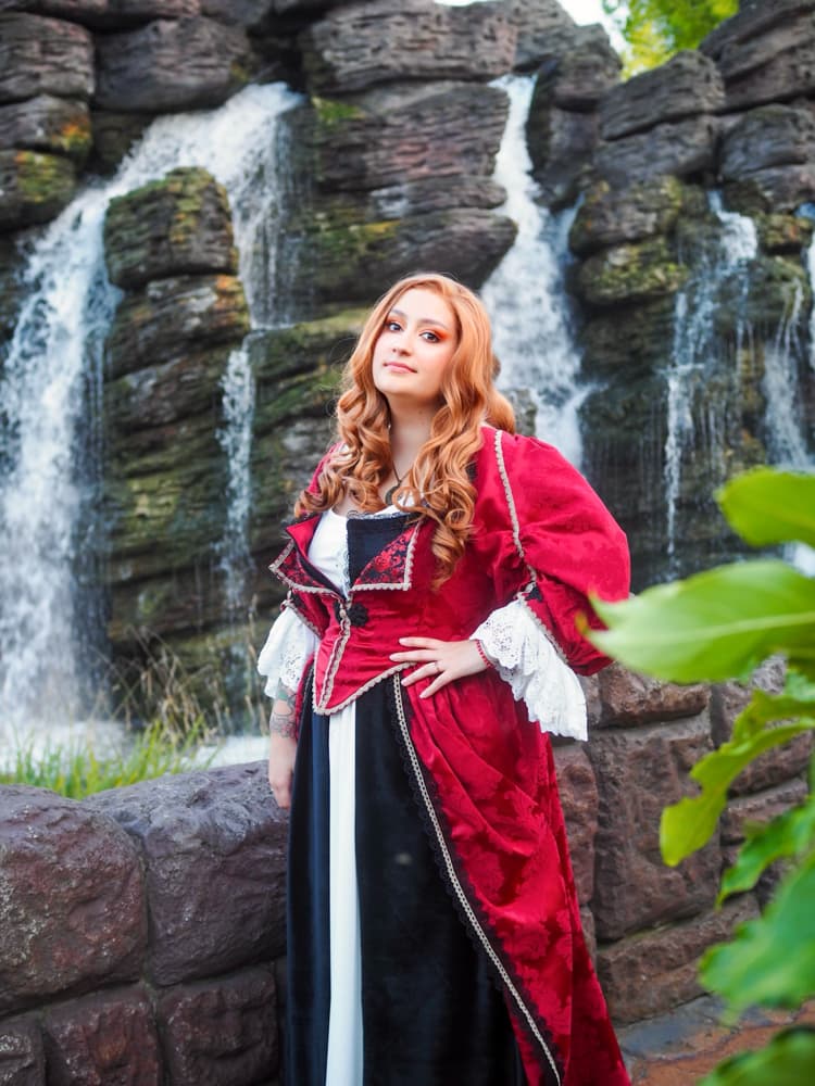 Elisabeth Swann - Photo 4