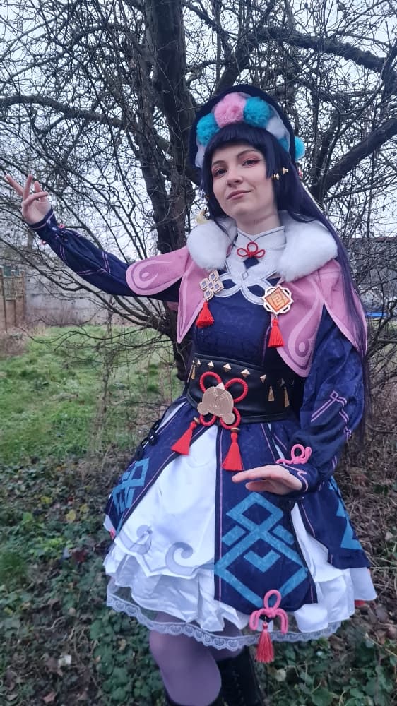 Yun Jin en extérieur - Photo 6