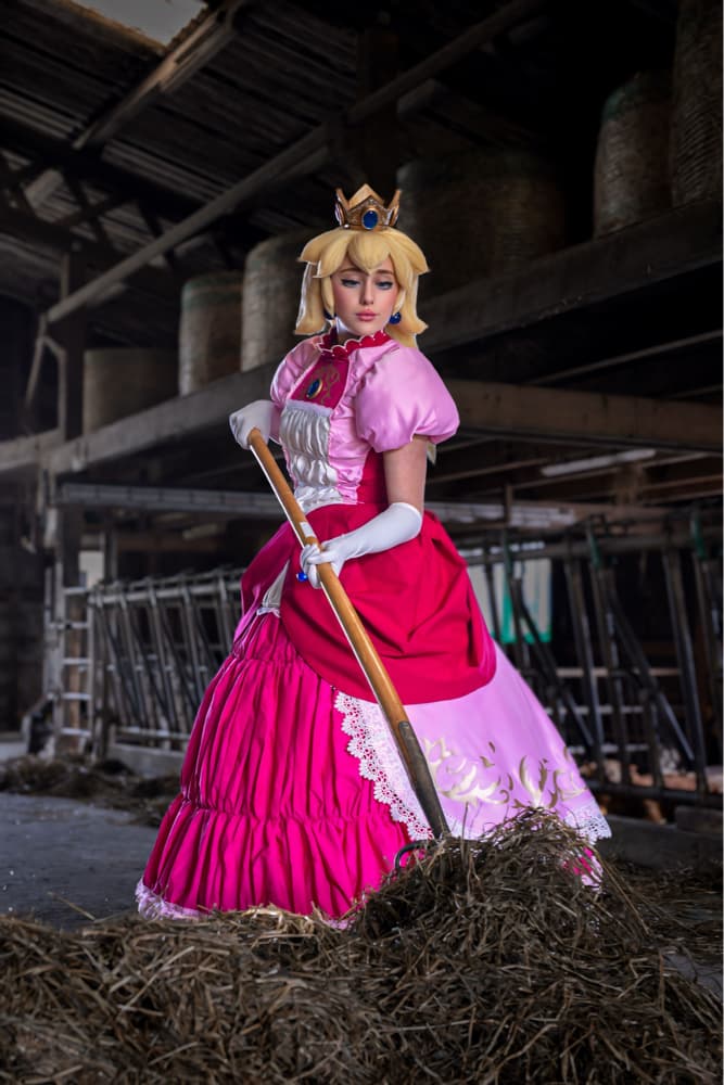 Peach at the farm 🐮 - Photo 13