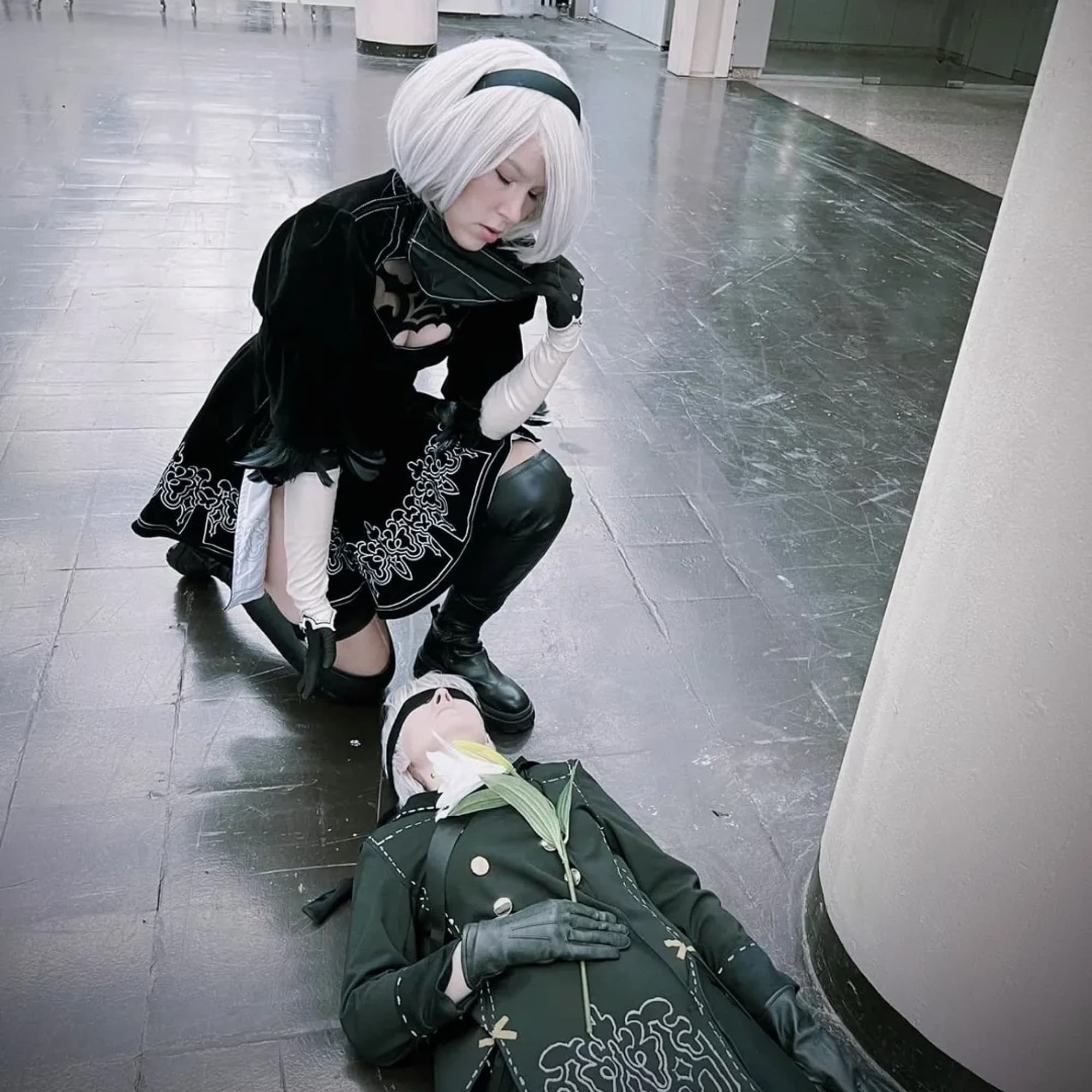 2B & 9S - NieR cosplay photoshoot cover