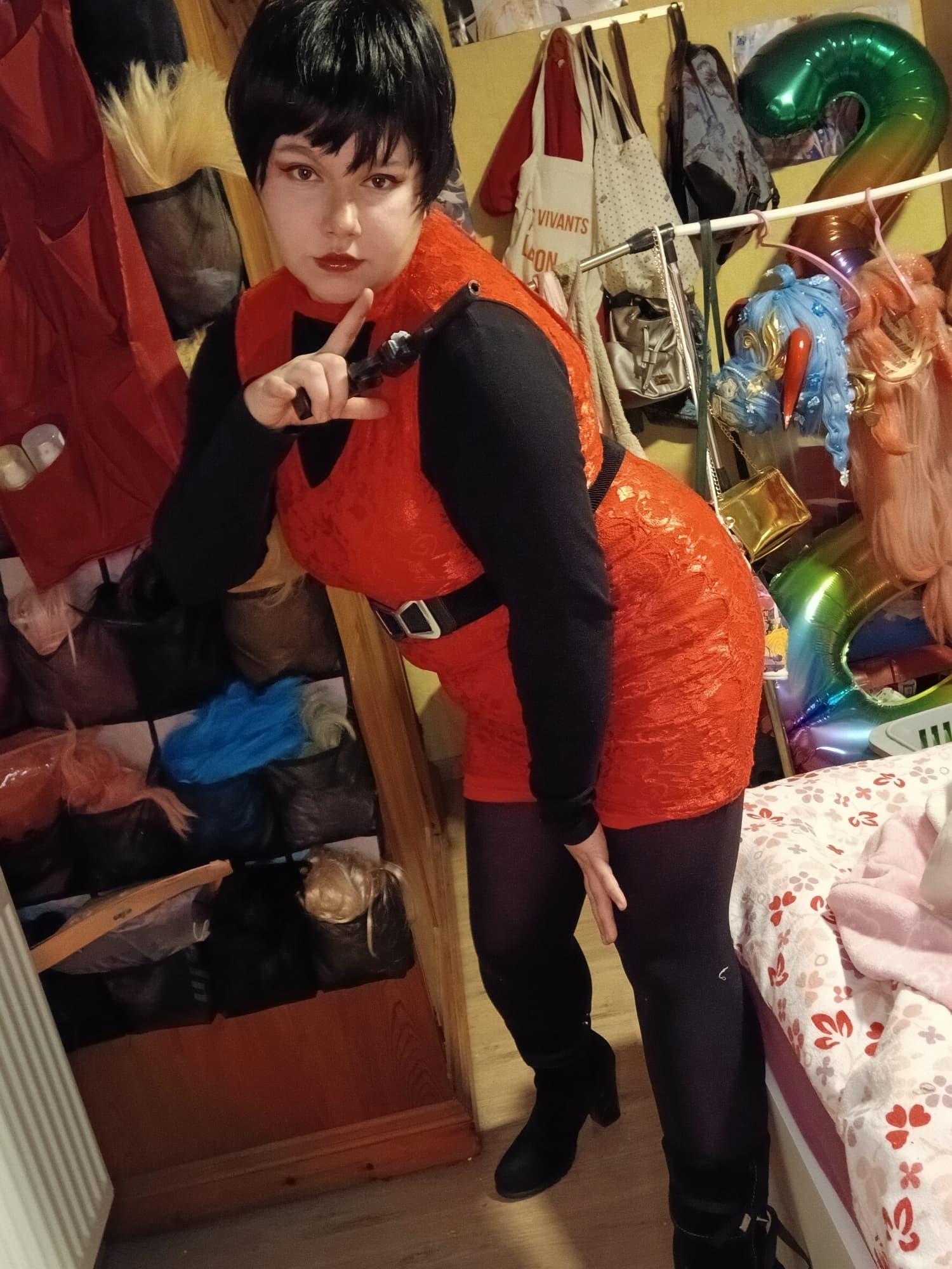 Ada wong at home - Photo 21