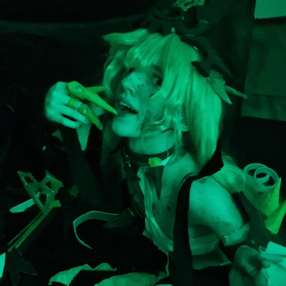 Mobius (og outfit) - Photo 3