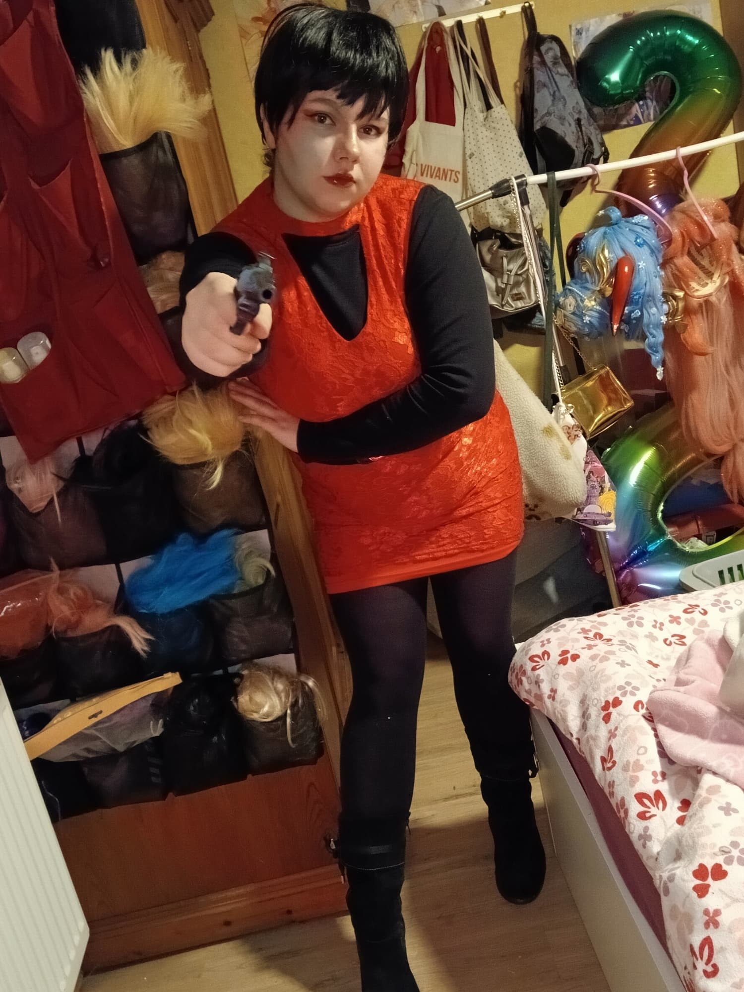 Ada wong at home - Photo 15