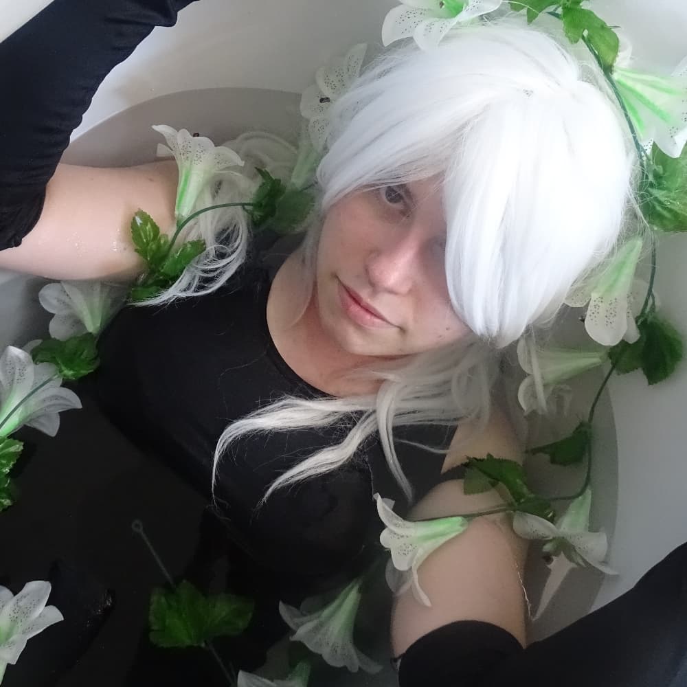 A2 - NieR cosplay photoshoot cover