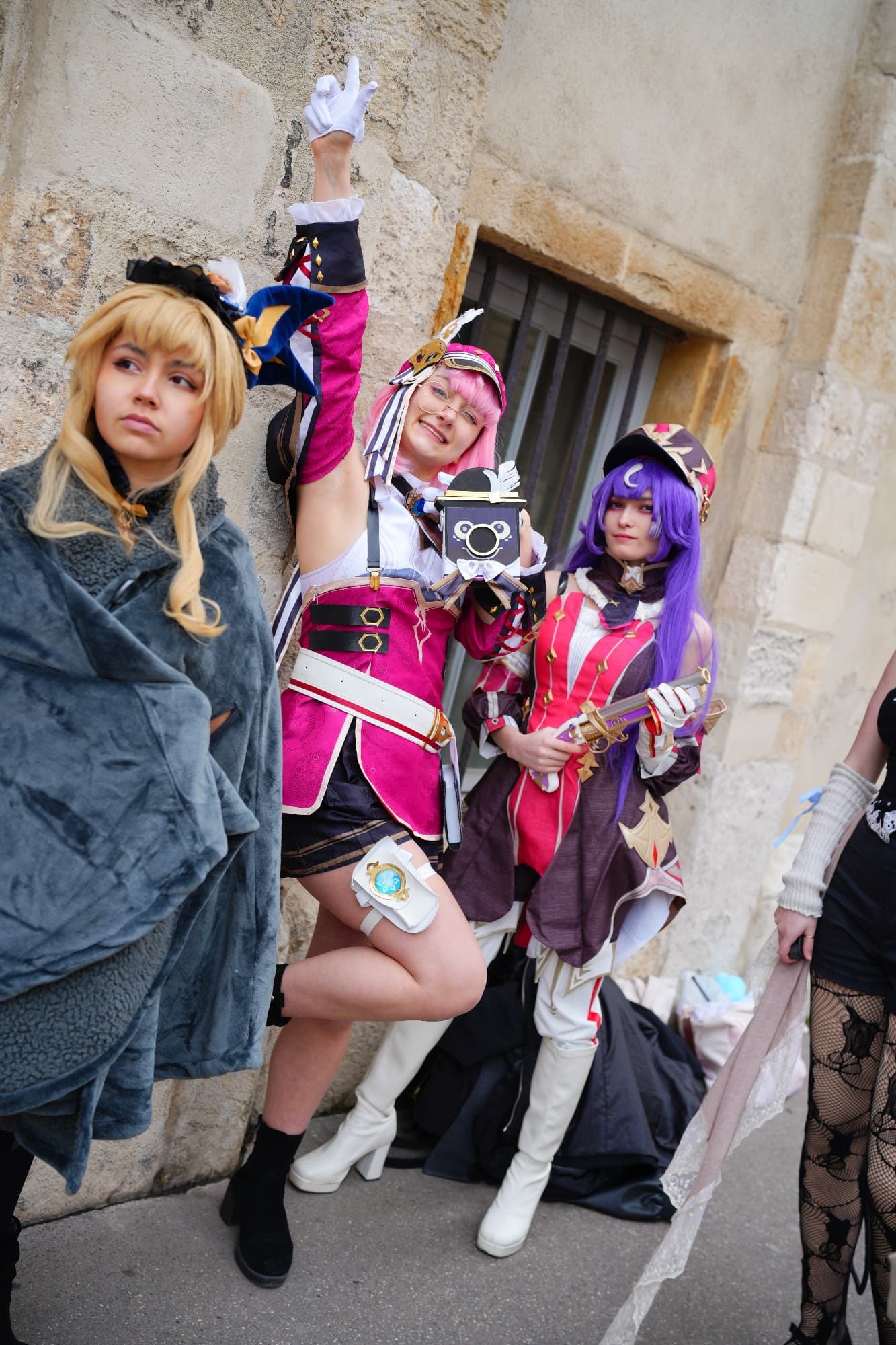 Backstage - Photo 16