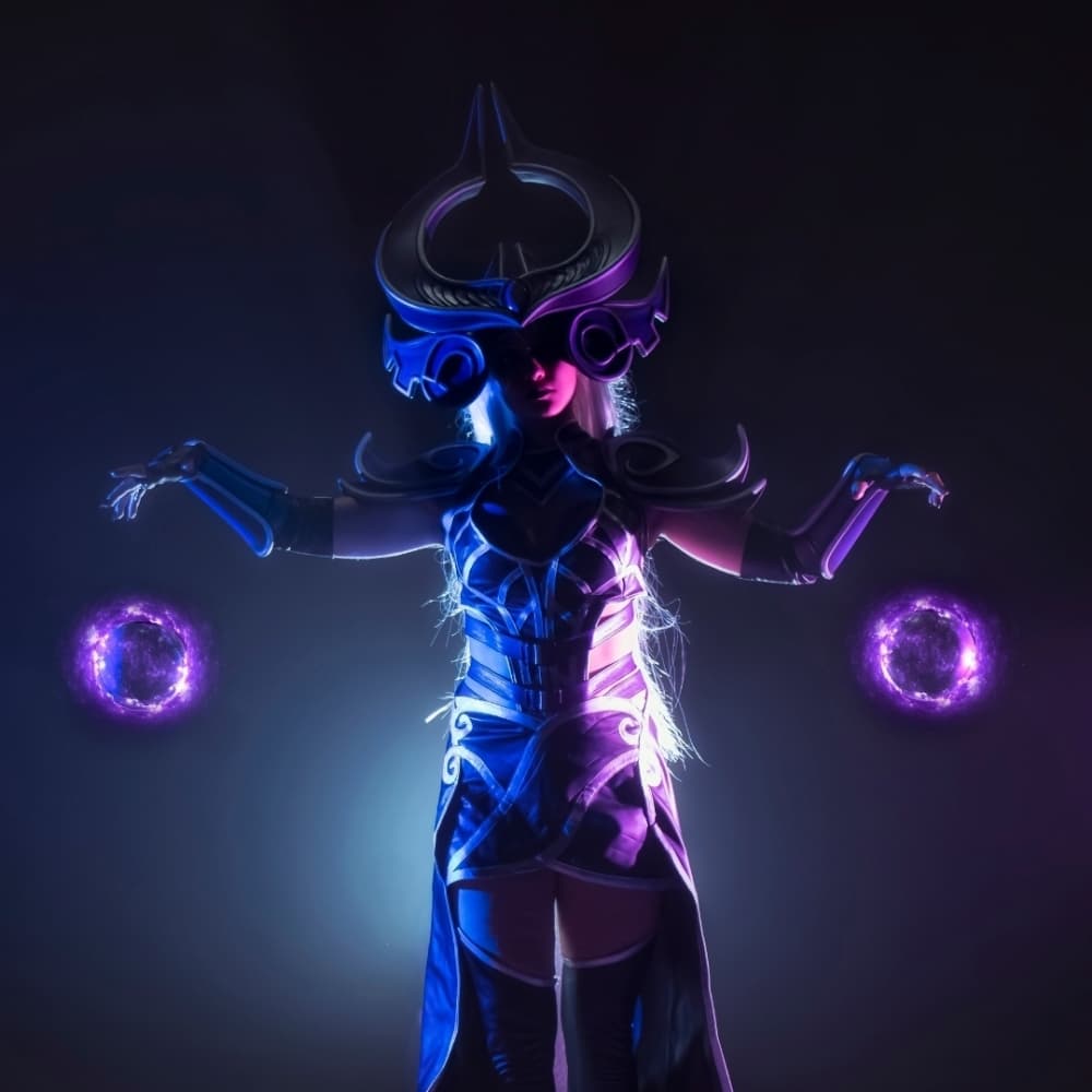 Syndra - Arcane cosplay photoshoot cover