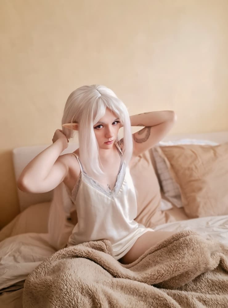 Frieren sleeping - Photo 1