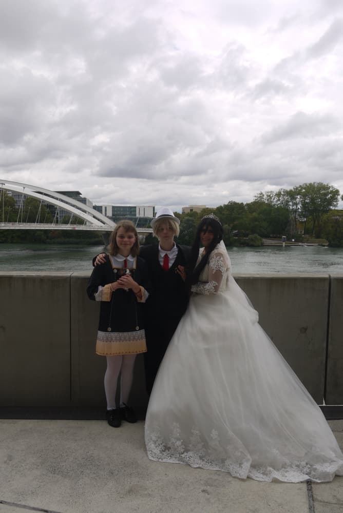 Yor Forger - Photo 2