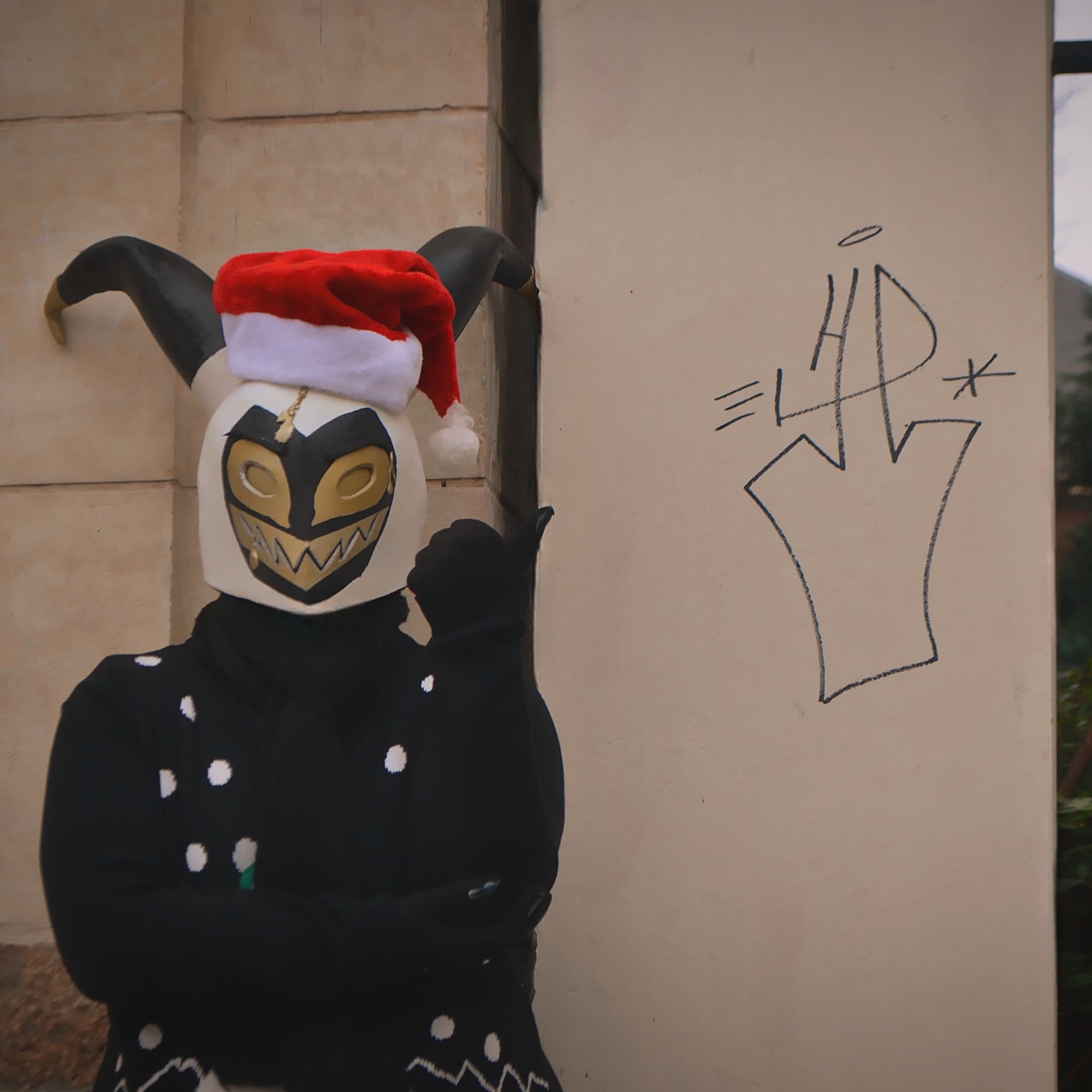 Adam d'hiver - Hazbin Hotel cosplay photoshoot cover