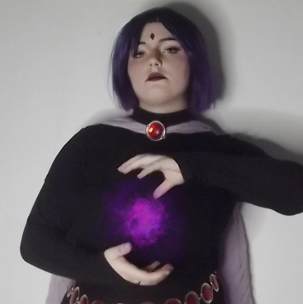 Raven - DC Comics cosplay photoshoot cover