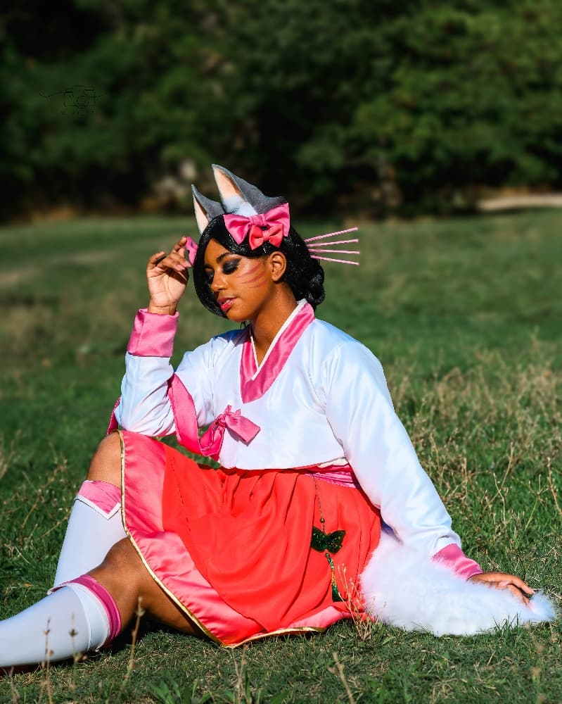 Ahri by Deby  - Photo 1