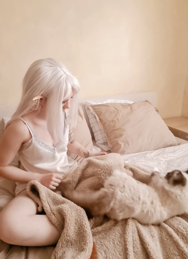 Frieren sleeping - Photo 13