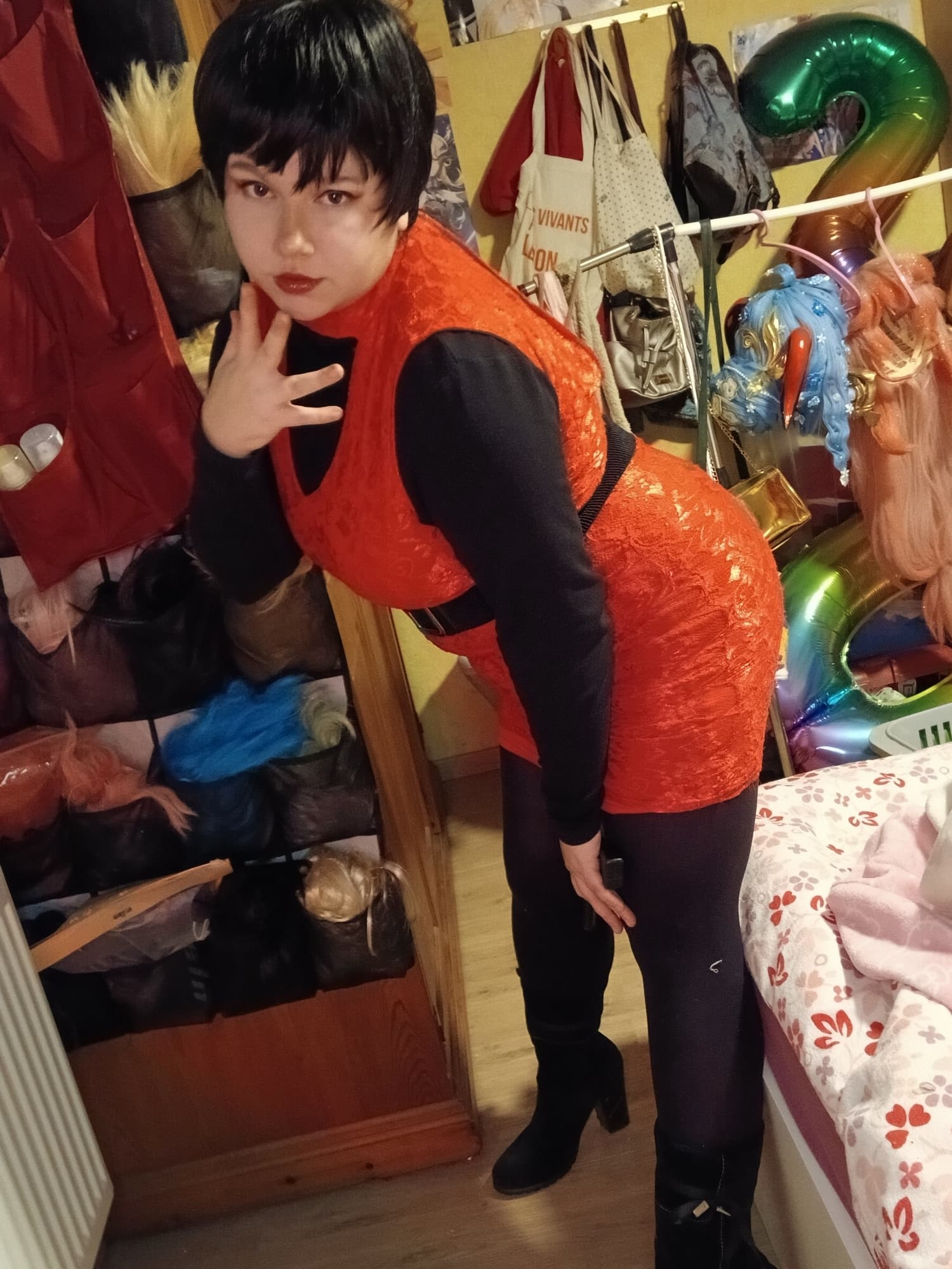 Ada wong at home - Photo 16