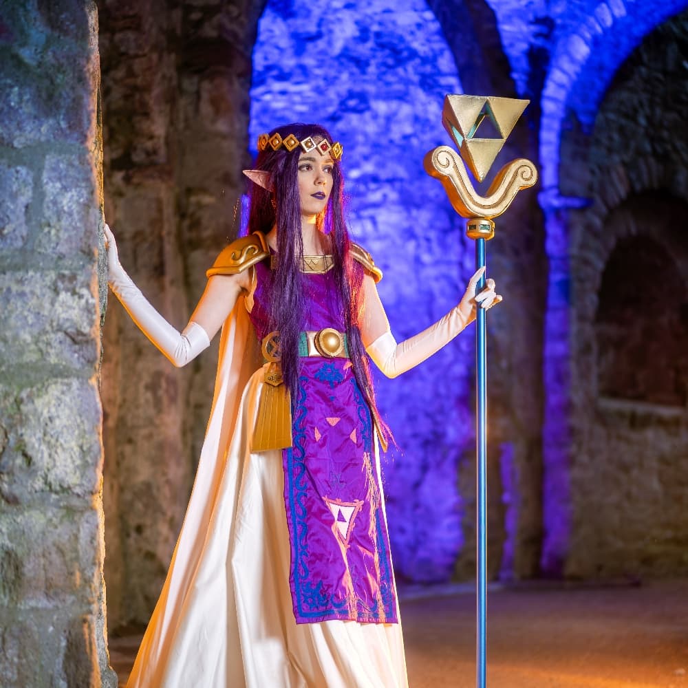 Hilda Temple - Saint Seiya cosplay photoshoot cover