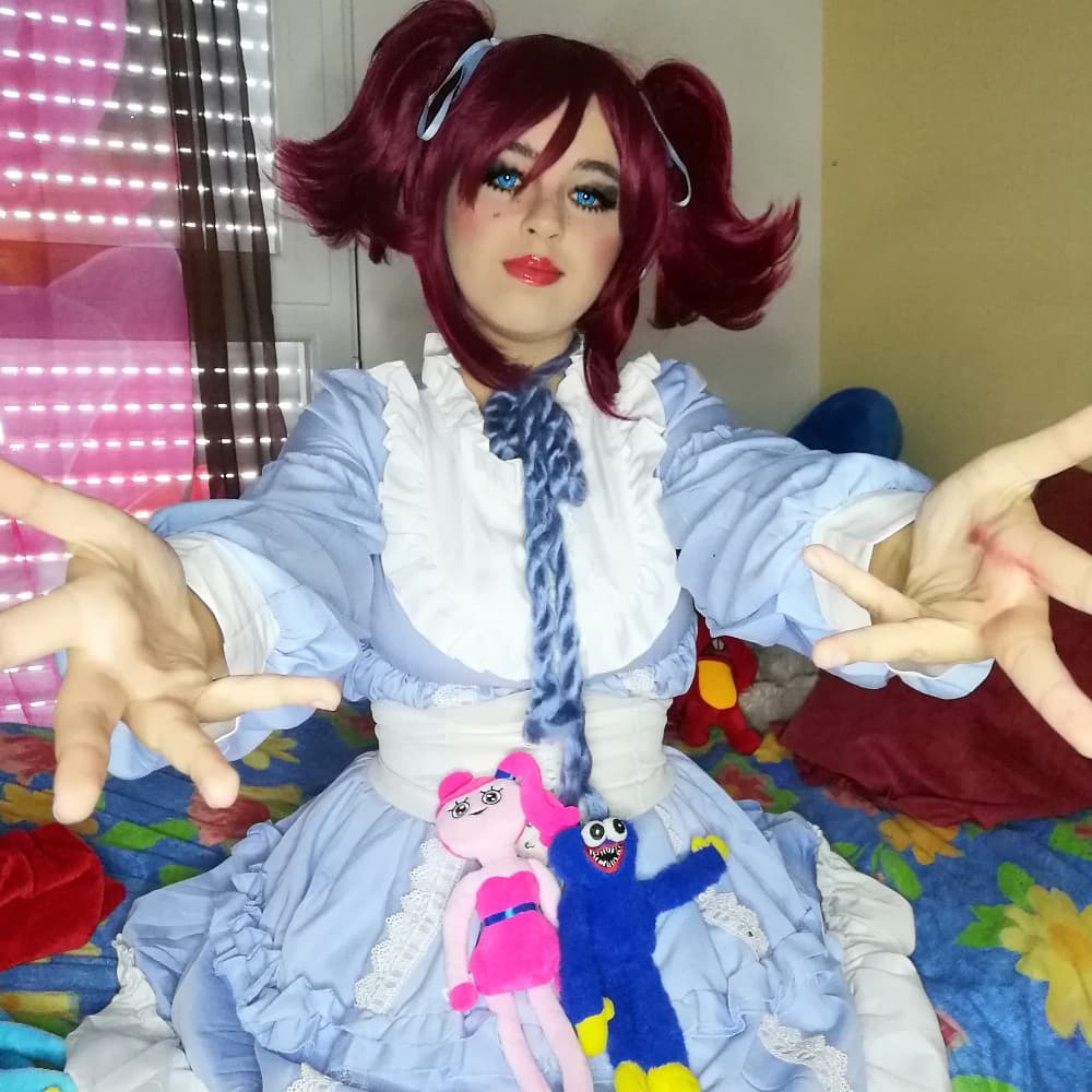 Poppy - 1er version - Poppy Playtime cosplay photoshoot cover