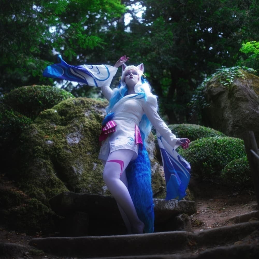 Ahri SB ult Kamiplay - Arcane cosplay photoshoot cover