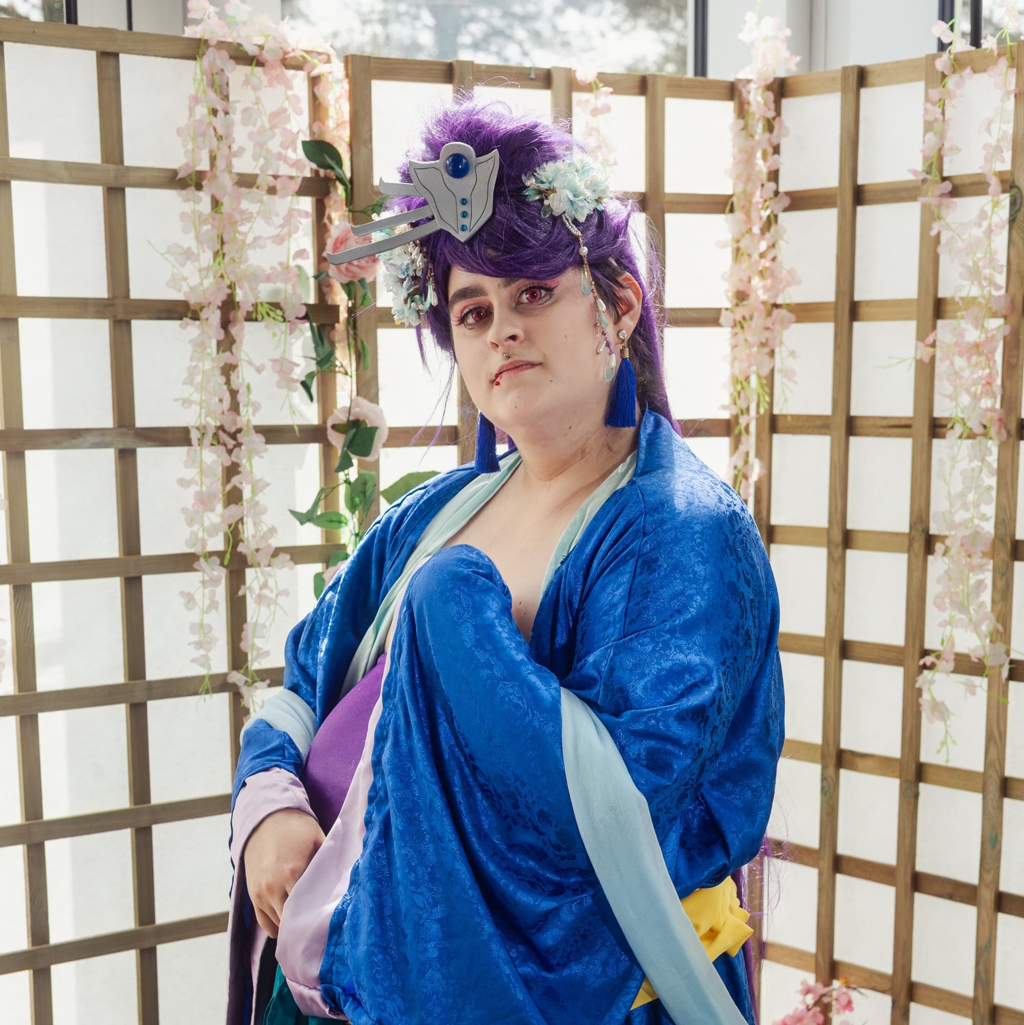 Lihua - The Apothecary Diaries cosplay photoshoot cover