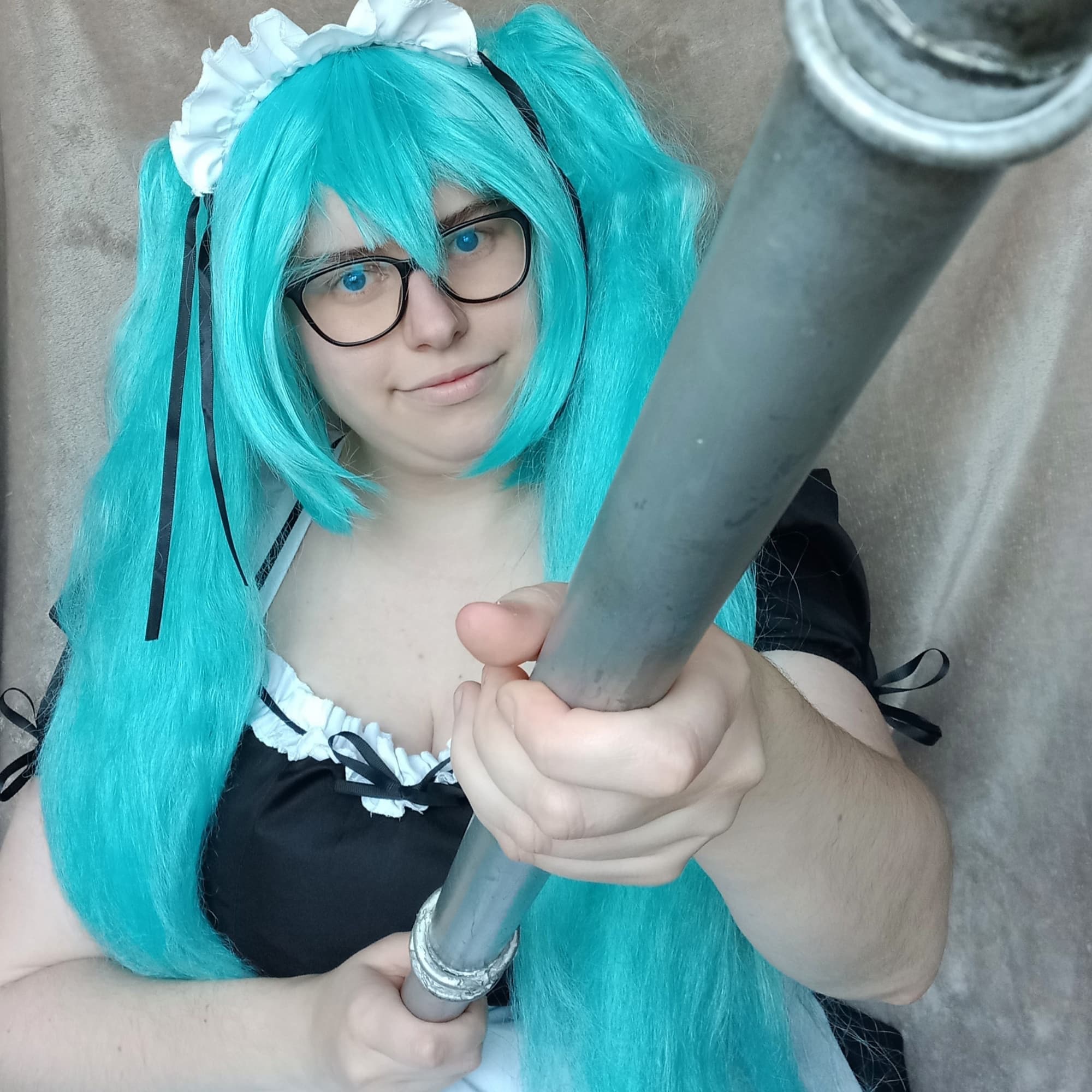 Miku Maid - Vocaloid cosplay photoshoot cover