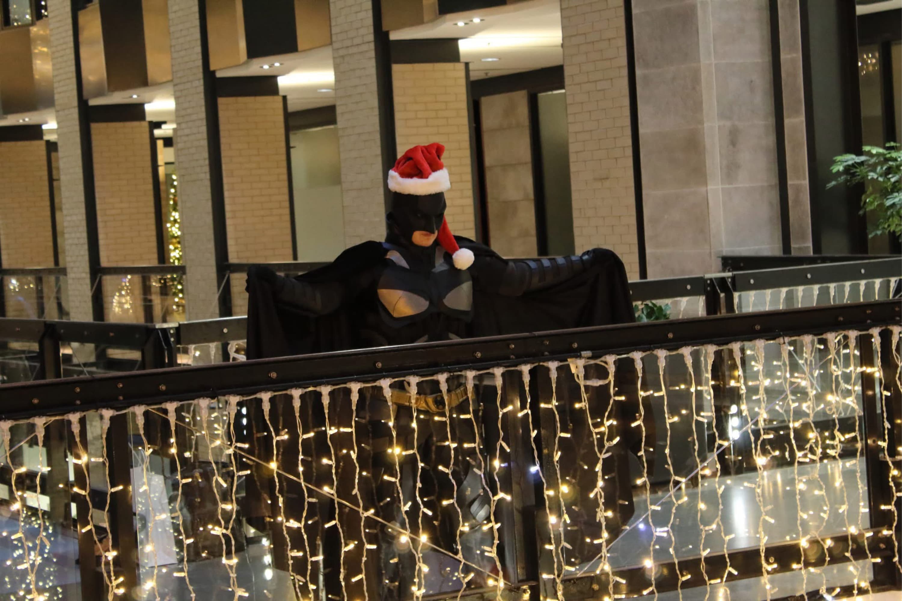 The Bat Santa - Photo 11